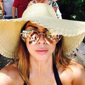 Meet your Posher, Rose